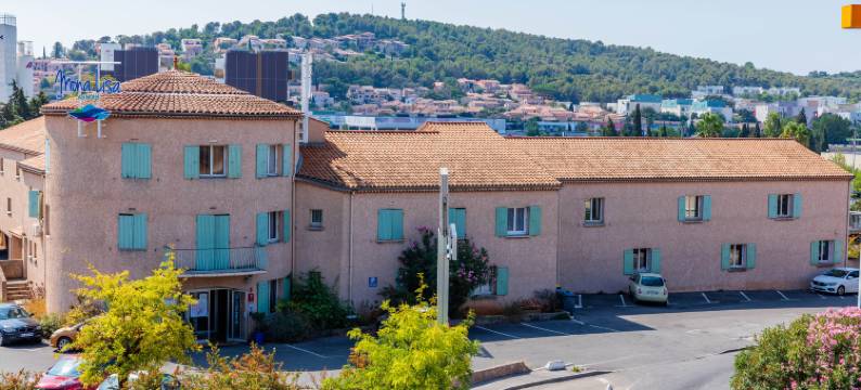 土伦瓦莱特诺米斯(Noemys Toulon la Valette - Hotel Restaurant Avec Piscine)图片
