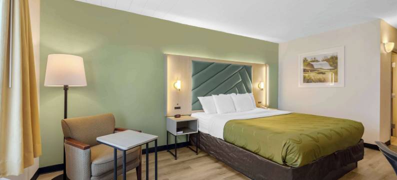 蒙特雷I-40品质套房酒店(Quality Inn & Suites Monterey I-40)图片