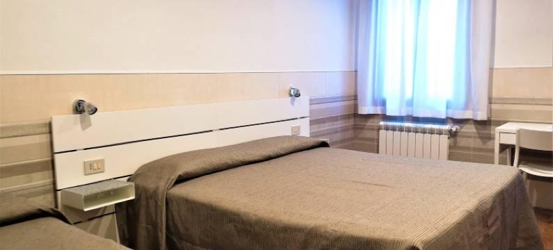 位于卡纳李吉奥的14卧室公寓-平方米|带14个独立浴室(Hotel Rossi)图片