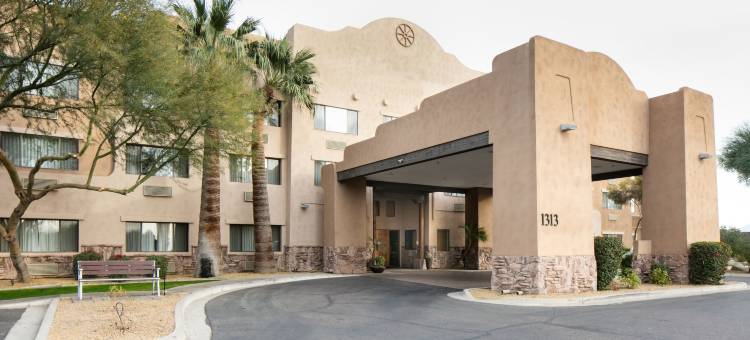 西菲尼克斯古德伊尔红狮套房酒店(Red Lion Inn & Suites Goodyear Phoenix)图片