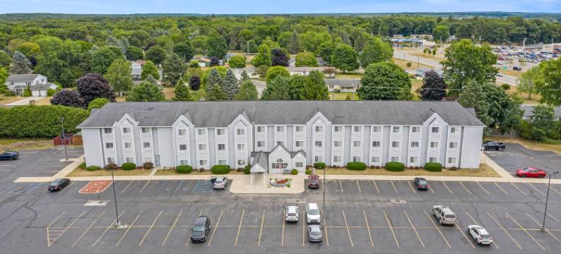 麦尼斯蒂麦客达套房酒店(Microtel Inn & Suites by Wyndham Manistee)图片