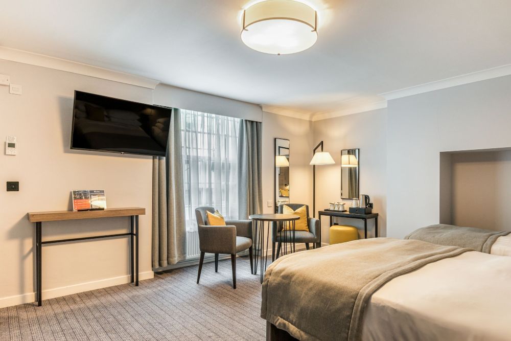 Princes Square Hotel Overview