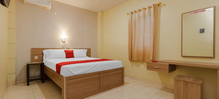 红多兹Plus酒店-近马那多玛拉拉扬海滩(RedDoorz Plus Near Pantai Malalayang Manado)图片