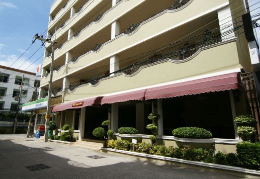 LK Royal SuiteHotel Overview