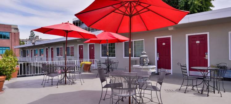 尤金市中心校园套房酒店(Campus Inn & Suites Eugene Downtown)图片