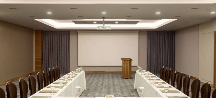 库萨达斯温德姆华美达度假村(Ramada Resort by Wyndham Kusadasi)图片