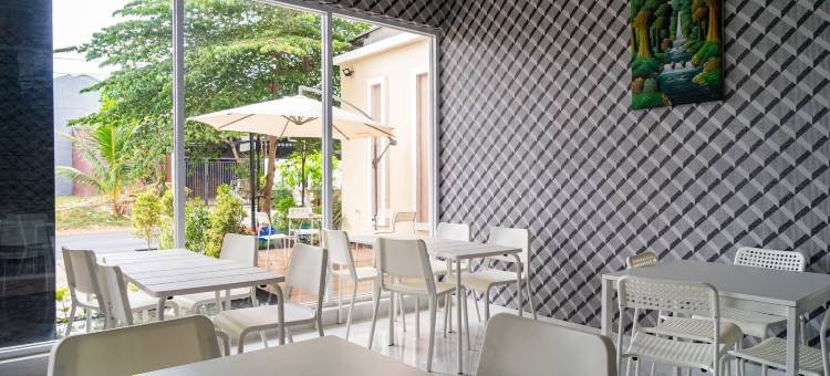 红多兹Plus酒店-近特拉斯科塔3号(RedDoorz Plus Near Teras Kota 3)图片