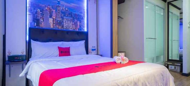 红多兹Plus酒店@蓬多拉布(RedDoorz Plus @ Pondok Labu)图片