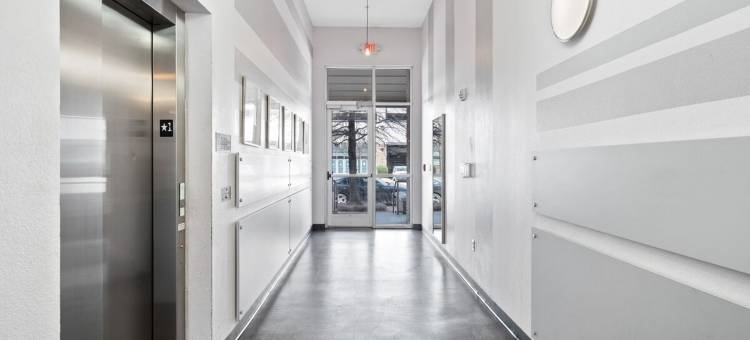 Balcony Views and Thoughtful Design - Cozy Sanctuary图片