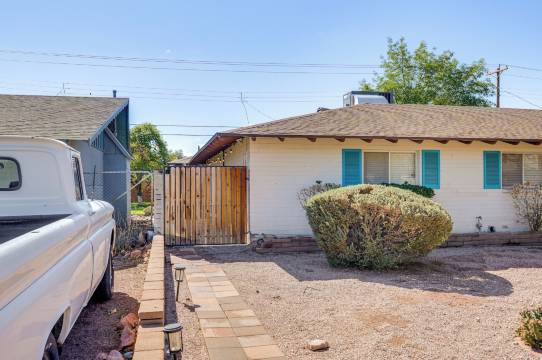 距亚利桑那州立大学2英里:坦佩的私人热水浴缸开间(Tempe Studio w/ Private Hot Tub: 2 Mi to ASU!)