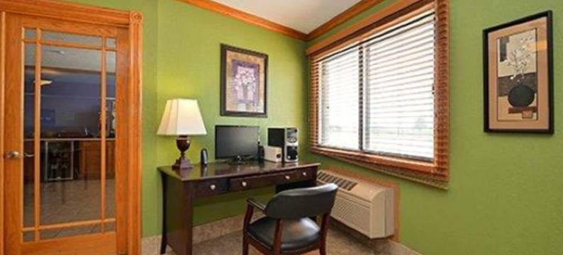 格林内尔凯艺套房酒店 - 近大学(Quality Inn & Suites Grinnell Near University)图片