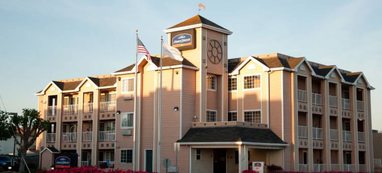 萨利纳斯豪生酒店(Howard Johnson by Wyndham Salinas)图片