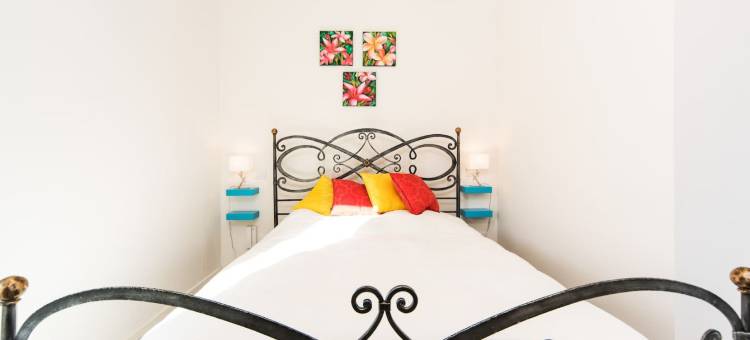 Bright Apt w Balcony & Mamad 10min Walk from Beach图片