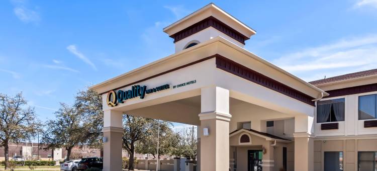格兰伯里凯艺套房酒店(Quality Inn & Suites Granbury)图片
