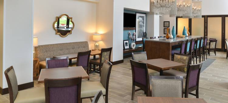 德梅因市中心希尔顿欢朋套房酒店(Hampton Inn & Suites des Moines Downtown)图片