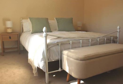 Pump Cottage - Cosy Herefordshire Cottage Hotel Overview