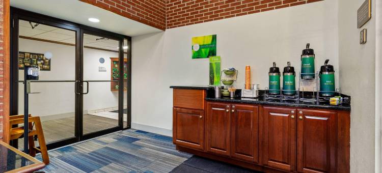 郊区开间 阿尔图纳(Suburban Studios)图片