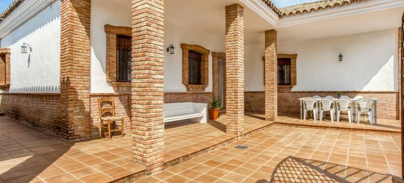 Family Villa with Pool图片