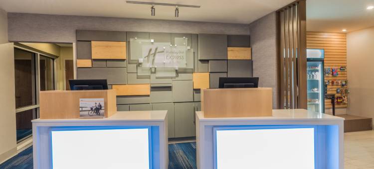 哈瓦苏湖城伦敦桥智选假日套房酒店(Holiday Inn Express & Suites Lake Havasu - London Bridge)图片