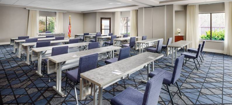 曼彻斯特波士顿地区机场万怡酒店(Courtyard by Marriott Manchester-Boston Regional Airport)图片