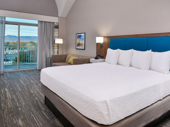 博伊西斯贝克特若姆欢朋套房酒店