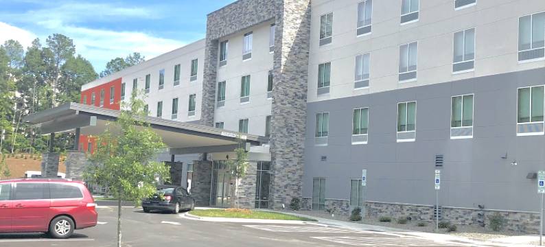 布赖尔河罗利机场智选假日套房酒店(Holiday Inn Express & Suites RALEIGH AIRPORT - BRIER CREEK by IHG)图片