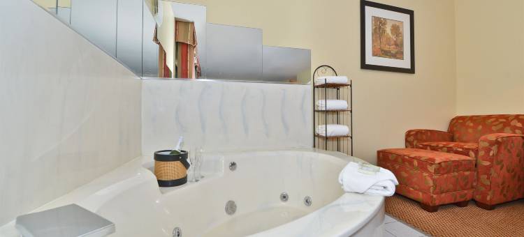 普拉特城KCI机场温德姆华美达酒店(Ramada by Wyndham Platte City KCI Airport)图片