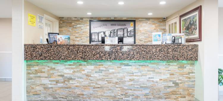 加纳诺克/乡绅度假村温德姆速 8 酒店(Super 8 by Wyndham Gananoque        Country Squire Resort)图片