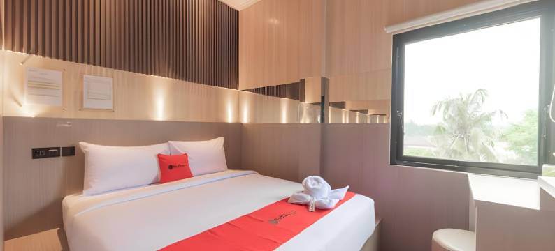 红多兹酒店-近冼都环路出口收费站(RedDoorz Near Exit Toll Sirkuit Sentul)图片