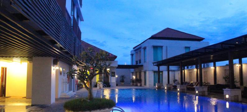 谏义里太阳大酒店(Grand Surya Hotel Kediri)图片