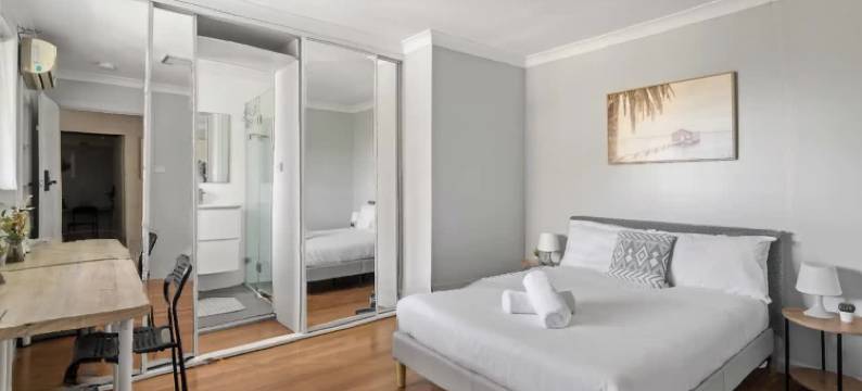 皮克赫斯特位置便利明亮简约客房家庭旅馆(Light & Simple Rooms in Convenient Peakhurst Location)图片
