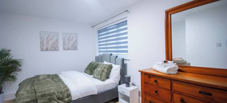 免费停车 - 海斯 - 希思罗 - 豪华三卧室家庭公寓 - 承包商住宿(Free Parking - Hayes - Heathrow - Luxe 3BR Family -contractor Stay)图片
