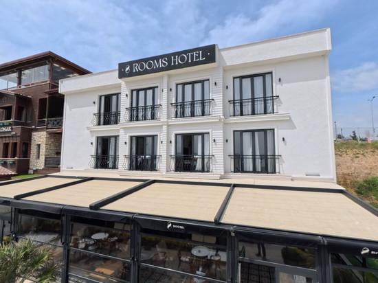8 Rooms Hotel 8间房酒店