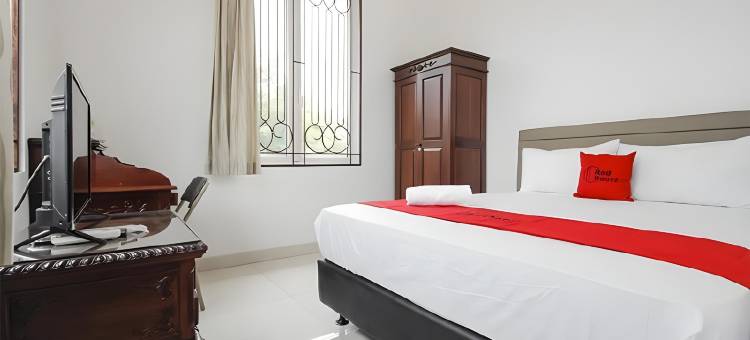 红门酒店-靠近UPH卡拉瓦奇2(RedDoorz Near Uph Karawaci 2)图片