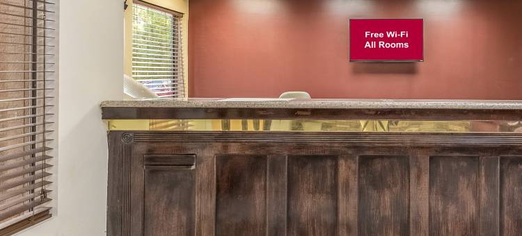 海恩斯维尔斯图尔特堡附近凯隆波因特酒店(Red Roof Inn & Suites Hinesville - Fort Stewart)图片