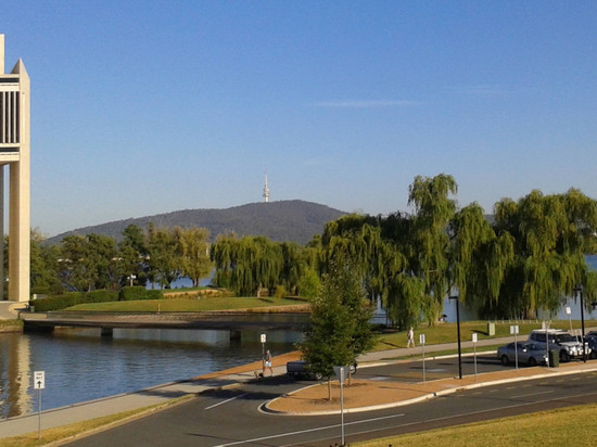 堪培拉皇冠假日酒店