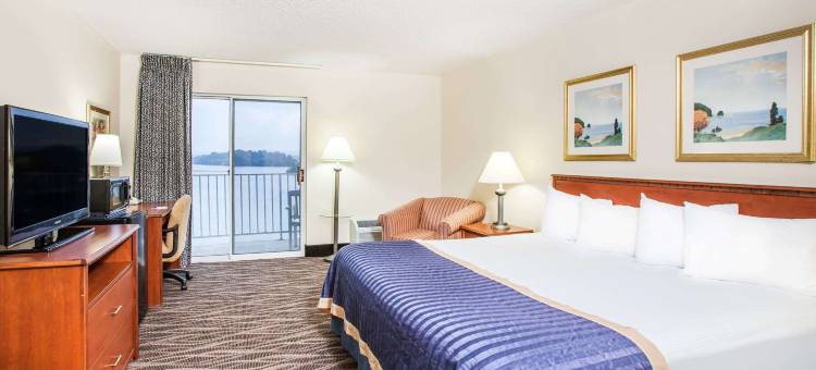 温泉城温德姆呗盟酒店(Baymont by Wyndham Hot Springs on the Lake)图片