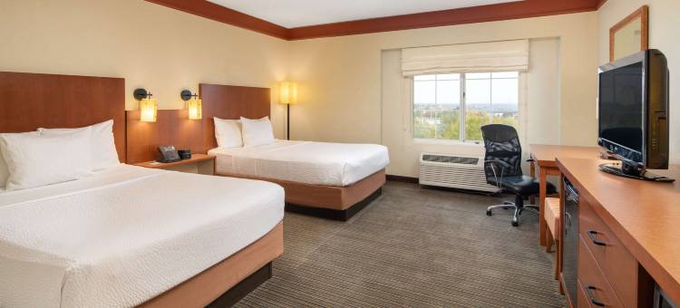 亚特兰大棒球场广场拉昆塔温德姆套房酒店(La Quinta Inn & Suites by Wyndham Atlanta Ballpark/Galleria)图片