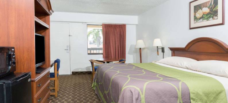 里维拉比奇西棕榈滩海滩速8酒店(Super 8 by Wyndham Riviera Beach West Palm Beach)图片