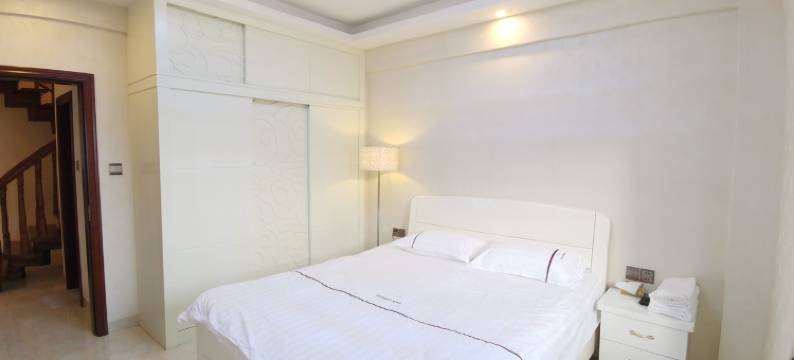 马銮湾全海景高级公寓(苏峰一路1号分店)图片