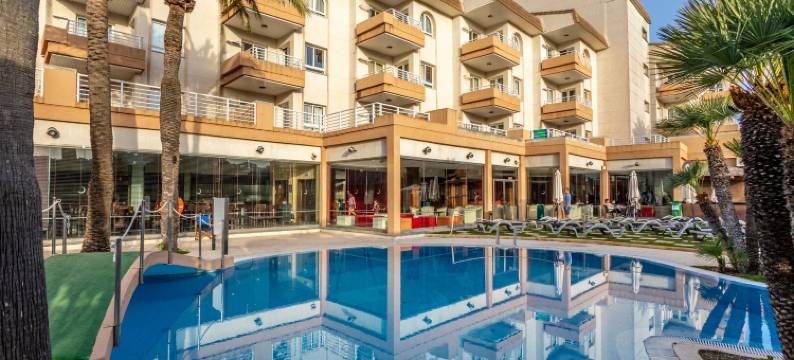 利洛特套房酒店(Hotel Illot Suites & Spa)图片