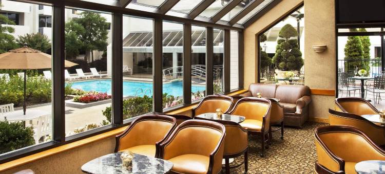 格林斯伯勒喜来登四季酒店(Sheraton Greensboro at Four Seasons)图片