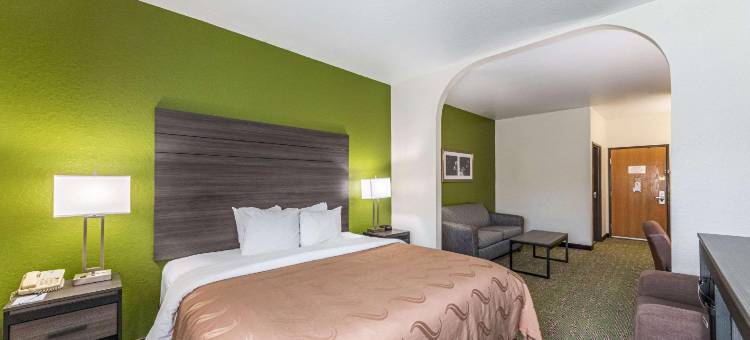 品质酒店套房圣安东尼奥布鲁克斯市基地(Quality Suites San Antonio Brooks City Base)图片