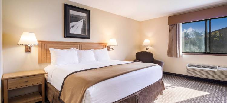 丝帕克贝斯特韦斯特套房酒店(Best Western Golden Spike Inn  Suites)图片