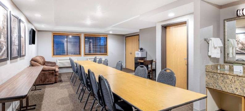 迪金森温德姆美吟温德姆酒店(AmericInn by Wyndham Dickinson)图片