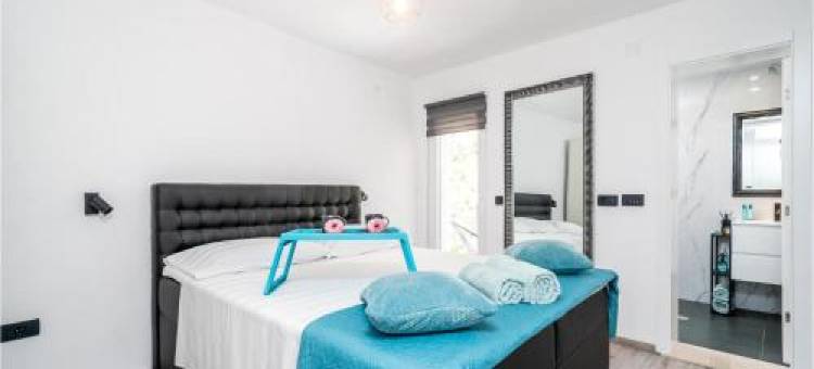 Beautiful Home in Trstenik with Kitchen图片