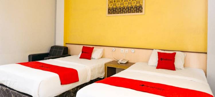 红多兹酒店-近查亚普拉港(RedDoorz Near Pelabuhan Jayapura)图片