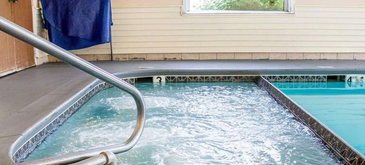 特拉弗斯城伊克诺旅馆(Econo Lodge Traverse City South)图片