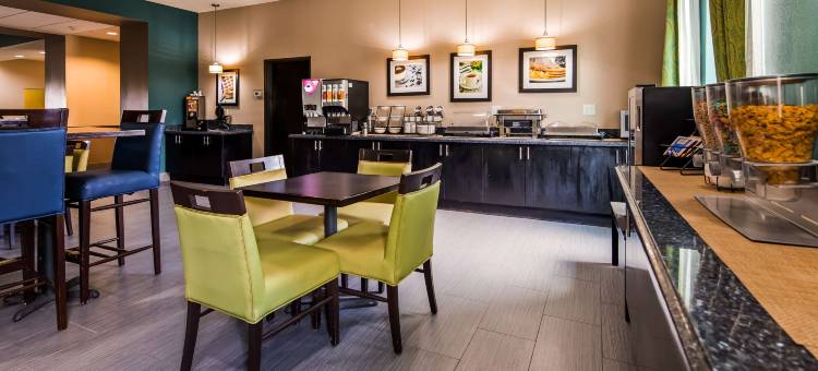 卡里索斯普林斯贝斯特韦斯特优质套房酒店(Best Western Plus Carrizo Springs Inn  Suites)图片