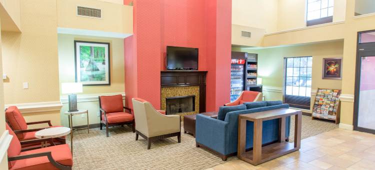 巴吞鲁日艾伦港舒适套房酒店(Comfort Suites Port Allen - Baton Rouge)图片